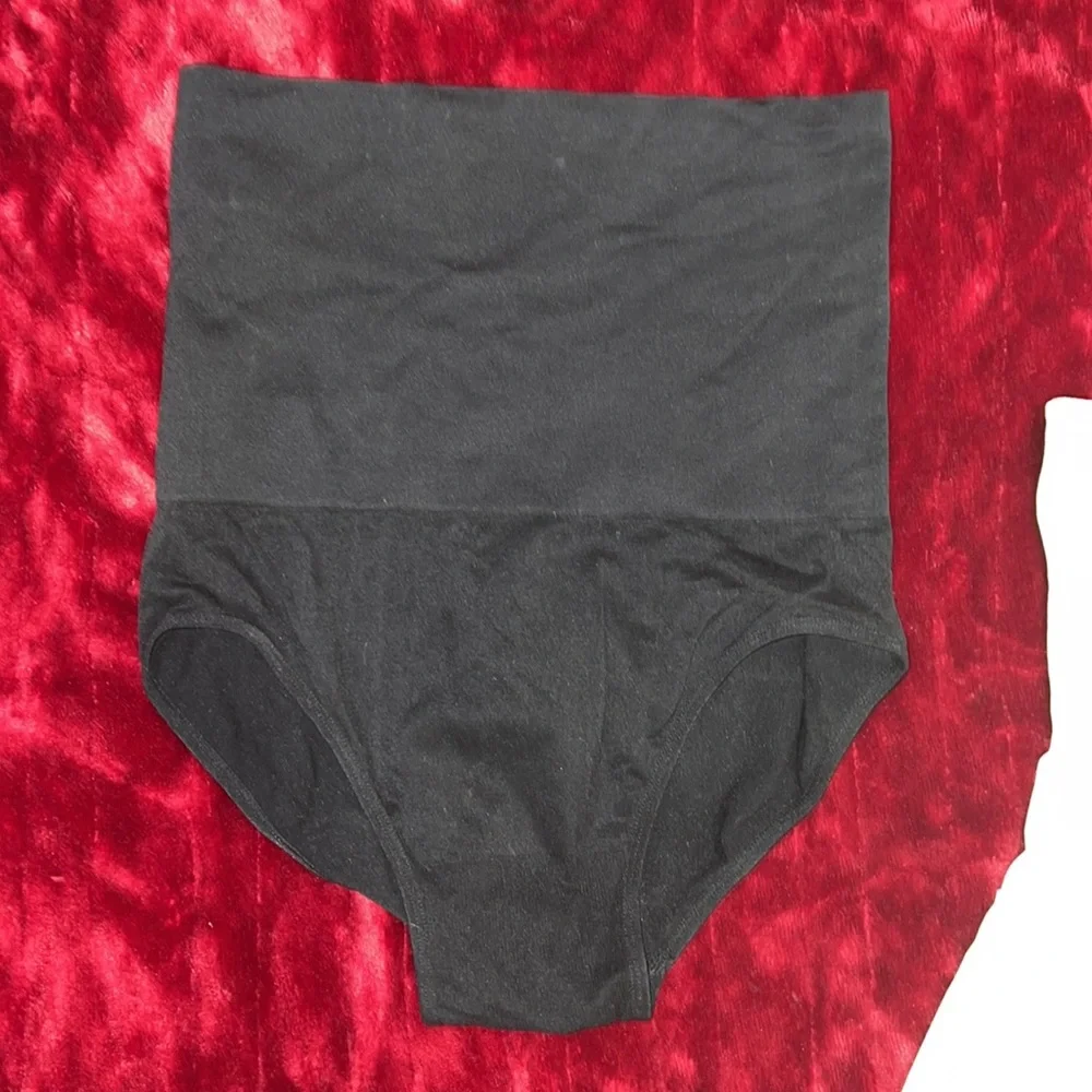 Bundle of three different body slimming shape wear undergarments all size large - Picture 4 of 10